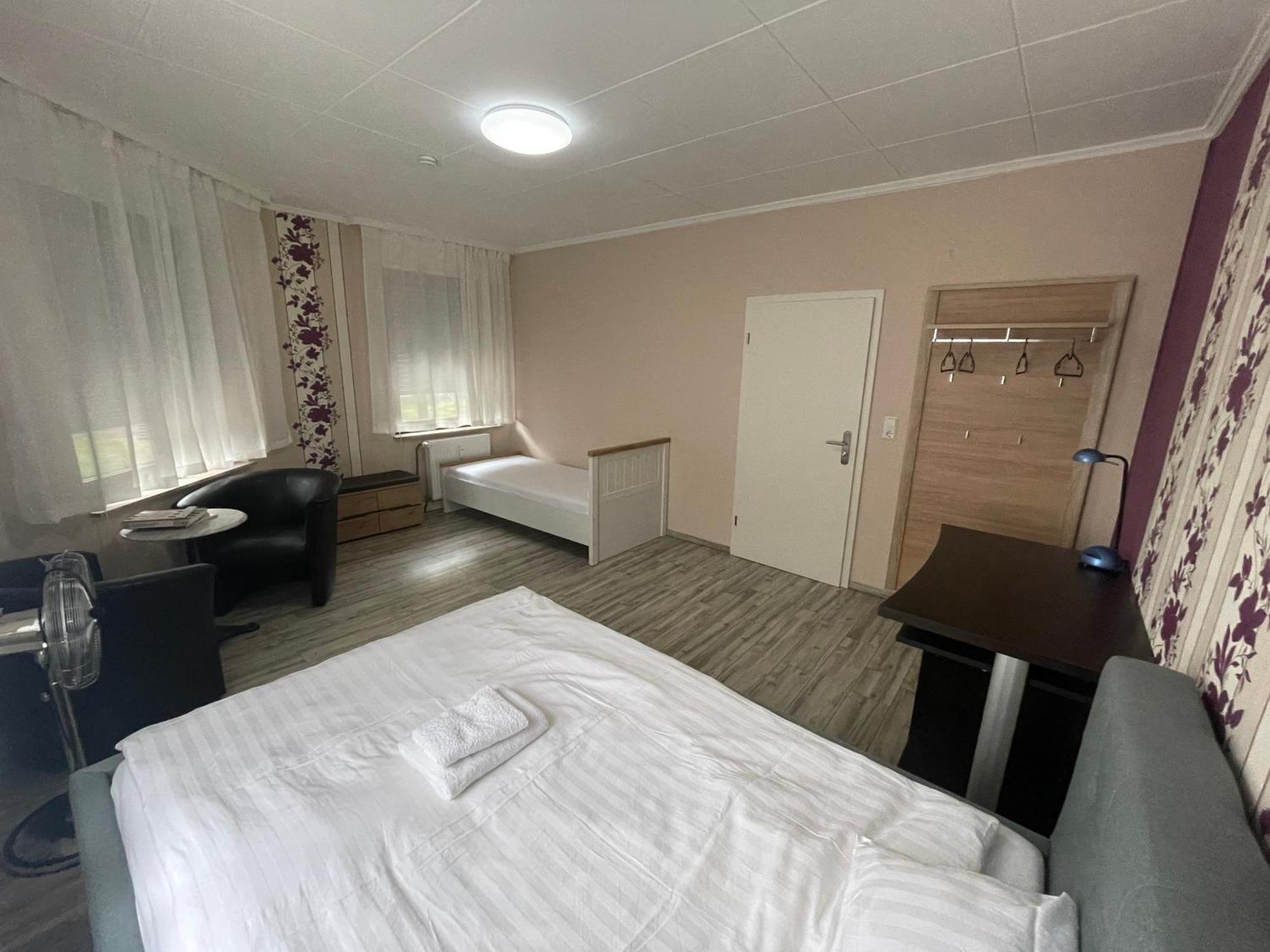 Bequemes Zimmer In Moderner Unterkunft My Pension Duisburg Exterior foto